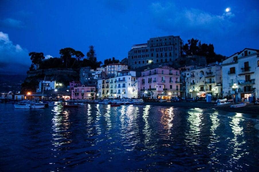 Comisiwn: cerdd briodas yn Sorrento, yr Eidal